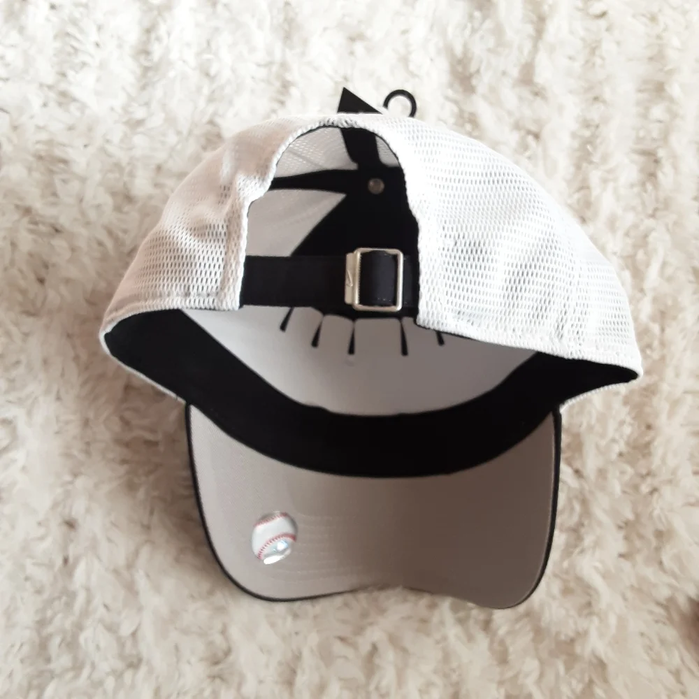 Nike New York Yankees Heritage86 Dri-FIT Adjustable Cap NWT - Picture 6 of 6